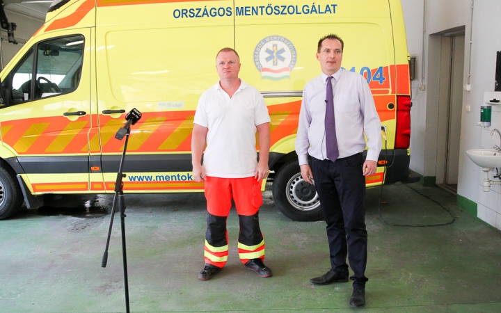 Jó kezekben vagyunk