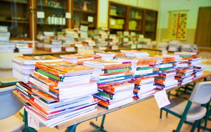 A tankönyvek határidőre megérkeztek az iskolákba