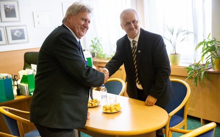 Itthon járt a Béke Nagykövete