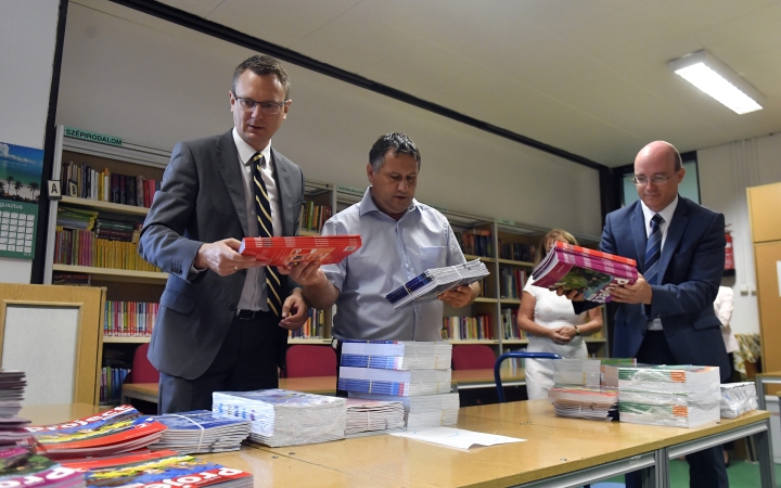 Rétvári Bence: 2010 után évről évre bővülnek az oktatásra fordítható források