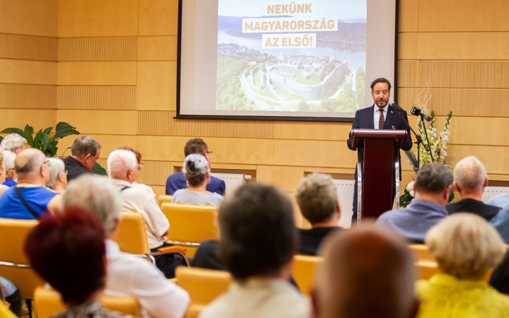 "Csak az tudja, hogy meddig mentünk, aki azt látta, hogy honnan indultunk el"