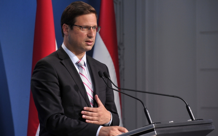 Gulyás: Ahol baloldali kormány kerül hatalomra, ott bevándorláspárti politika veszi kezdetét