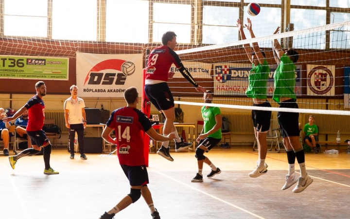 Rajtra készen a röplabdázók!