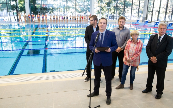 Irány az uszoda - Megkezdődött a próbaüzem a felújított intézményben