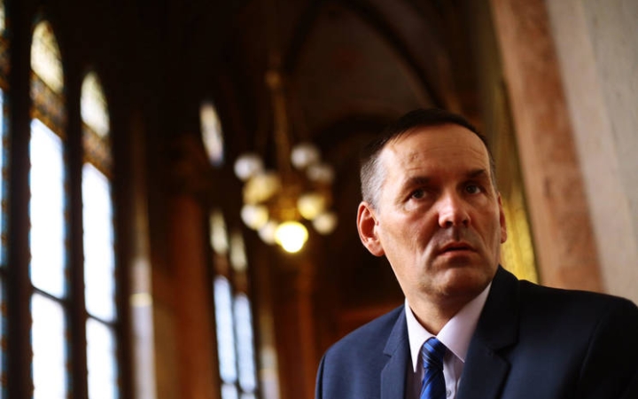 Saját elnökségük csapta be a jobbikosokat