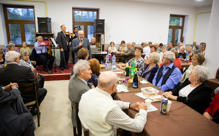 Átadták a felújított Magyar úti klubházat