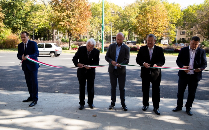 Átadták a felújított Vasmű utat