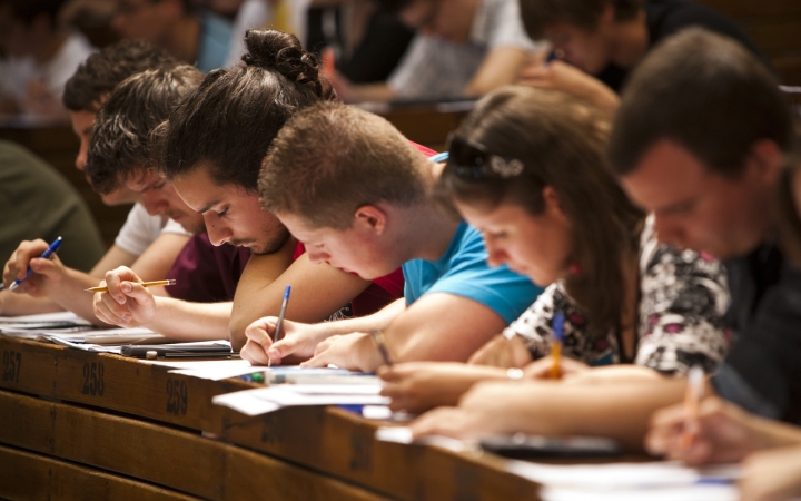 Megkezdődött az utolsó felvételi, amihez még nem kell nyelvvizsga