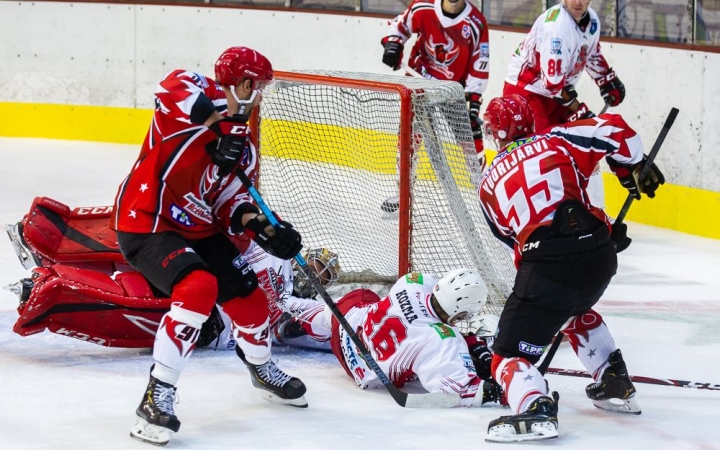 Nem pihennek az Acélbikák