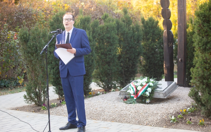 „1956 nekünk nem emlék és történelem, hanem a szívünk és a gerincünk”