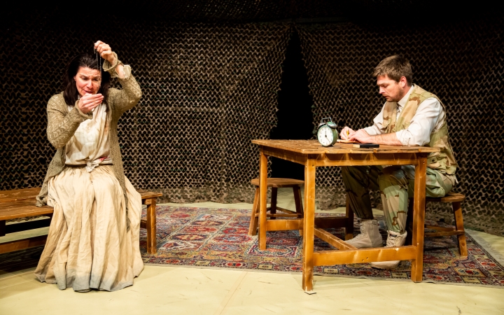 D+ Híradó - Elnémulás, Kölyök