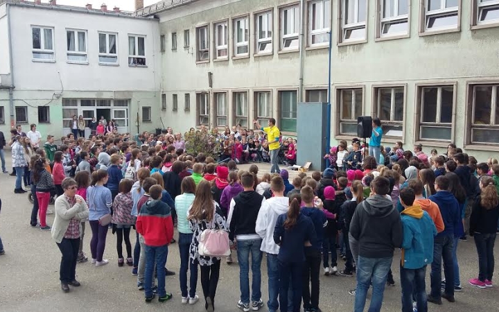 Így vegye rá gyerekét, hogy hagyja az internetet a csudába