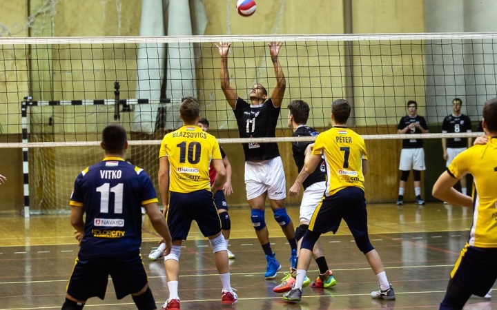 A listavezetőt fogadja a Dunaferr