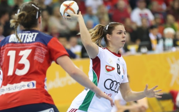 Itthon küzdhetnek a női kézilabdázók az olimpiáért