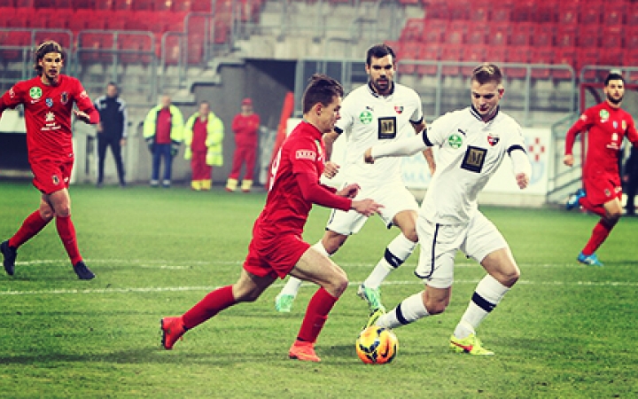 Labdarúgás: otthon, édes otthon