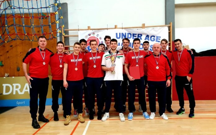 Bronzérmes juniorok