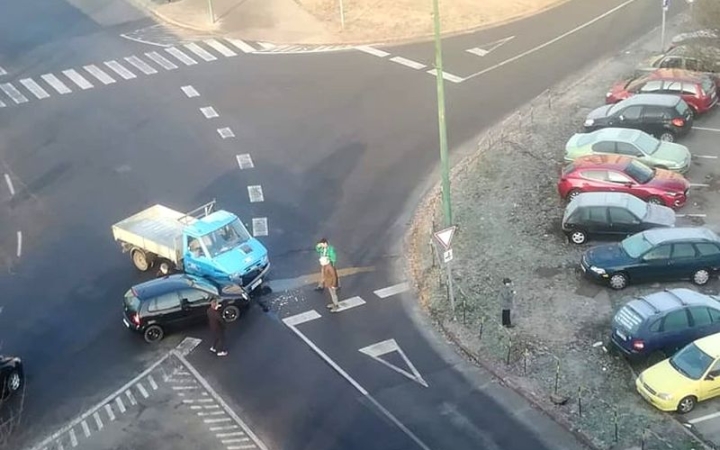 Közlekedés: nagy csatt a horrorkereszteződésben