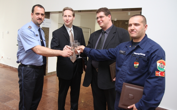 Átadták a Dunaújváros Közbiztonságáért Díjat