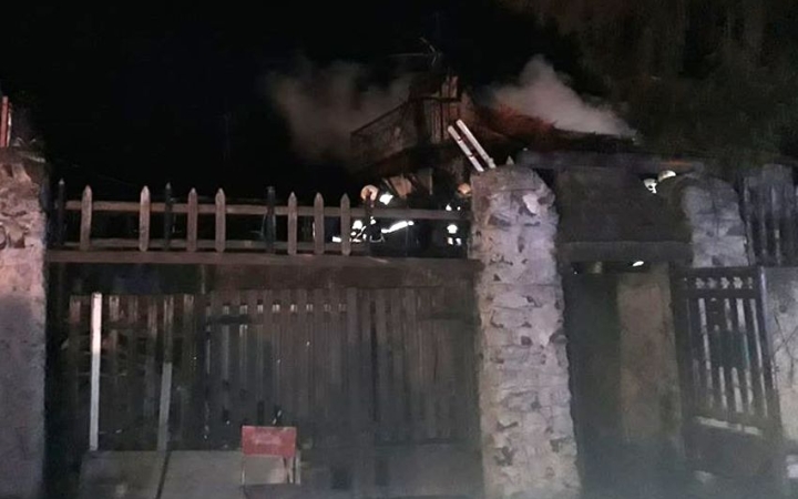 Lánglovagok: kiégett egy nádfedésű lakóház Rácalmáson