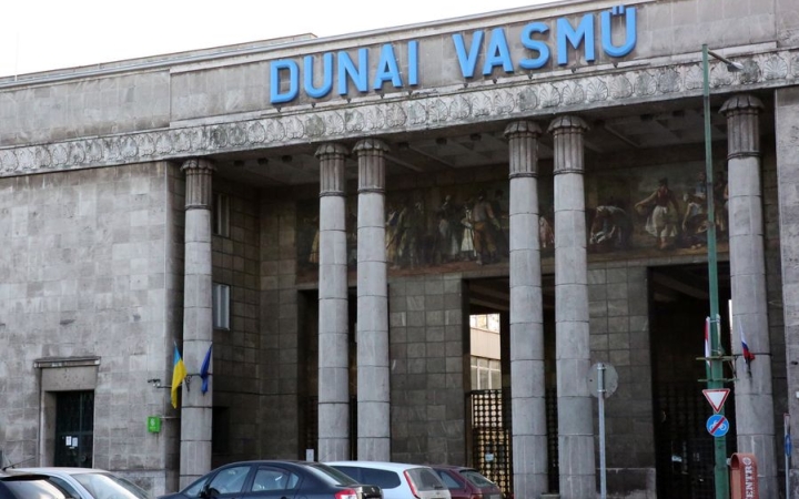 Megállapodást kötöttek – élhet a gyár!