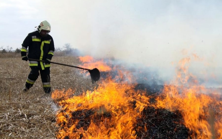 Lánglovagok: fontos a szabadtéri tüzek megelőzése