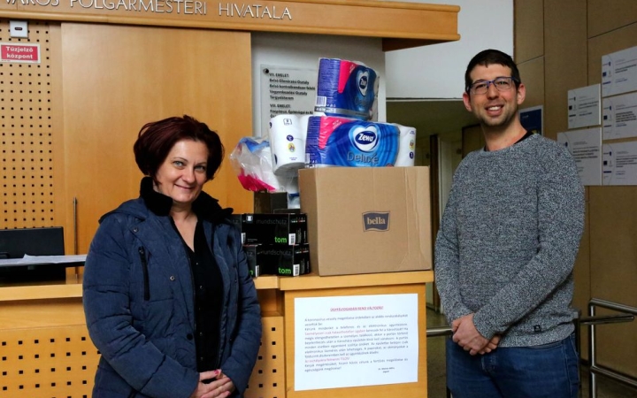 Csak előre: adomány az önkormányzatnak