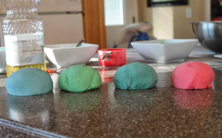 Hogyan "éljük túl" kisgyerekkel a karantént?