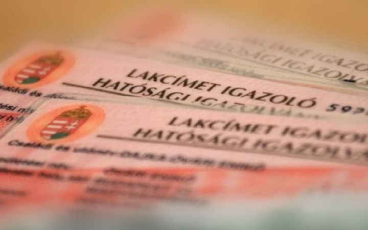 Nincs szükség új lakcímkártyára a kijárási korlátozás miatt