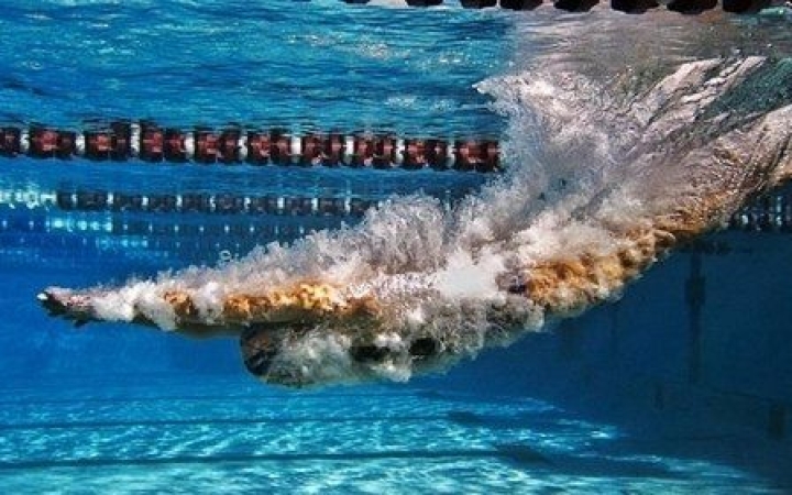 Kéthetes edzés-zárlat a külföldről hazatért magyar úszóknak