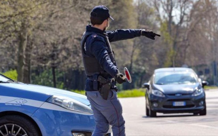 Az olasz helyzet: a páncélozott húsvéttól Giulio Giovanniniig