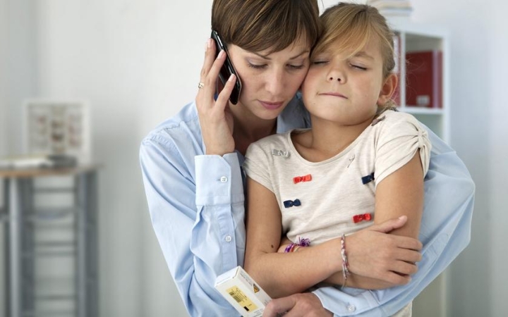 Hogyan és mikor kérhetünk segítséget, ha nem mehetünk orvoshoz, kórházba?