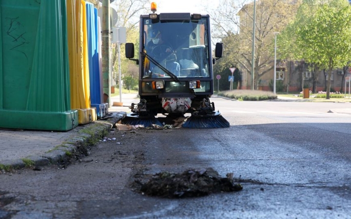 Folytatják a takarítást – a József Attila utca következik