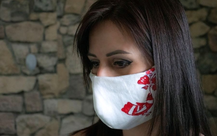 Csak előre: Szívességfal, MaMa – mindent a maszkviselésről