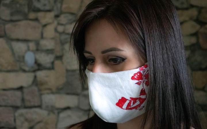 Csak előre: Szívességfal, MaMa – mindent a maszkviselésről