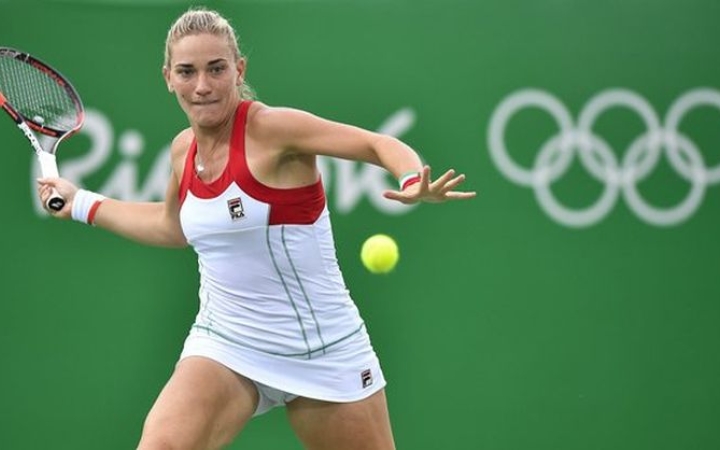 Online konferencia neves előadókkal