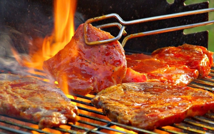 Csak óvatosan a grillrács körül!