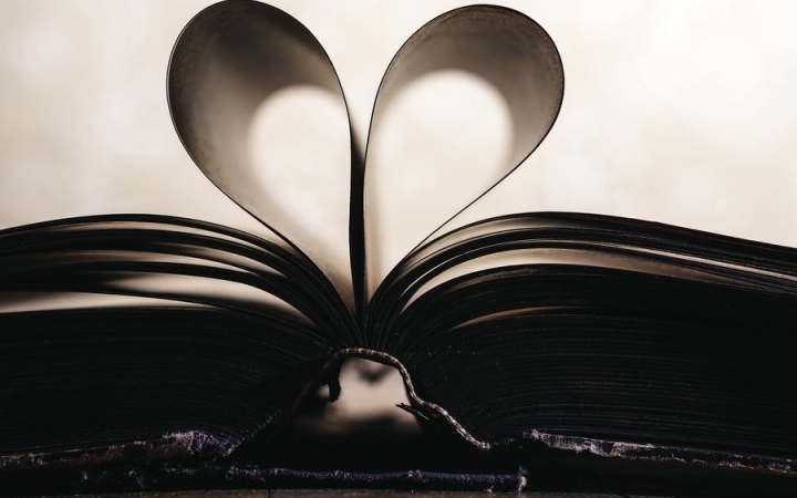  Könyvtár: könyvterasz üzemel keddtől