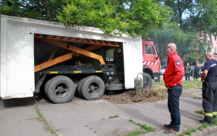 A hajléktalanszállóhoz vitték a buszmegállókat