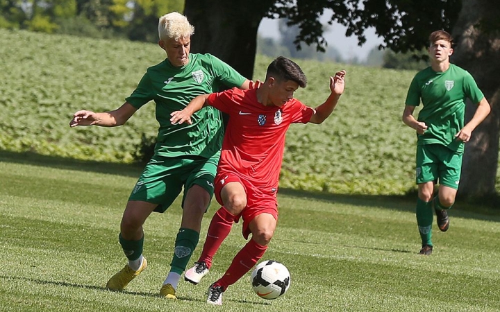 "Mindenkinek képeznie kell magát!"