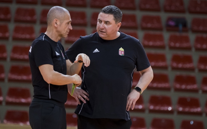 Marad az edzőpáros