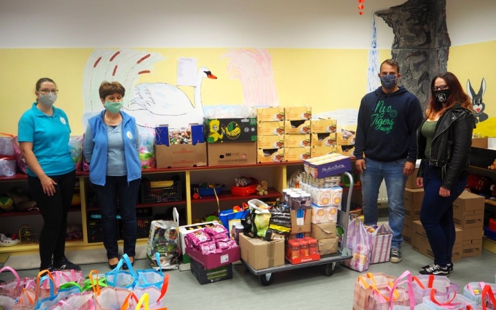 Tartós élelmiszerrel támogat a Hankook