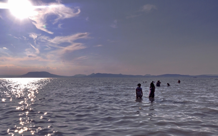 Idén a táv felét is lehet teljesíteni a Balaton-átúszáson