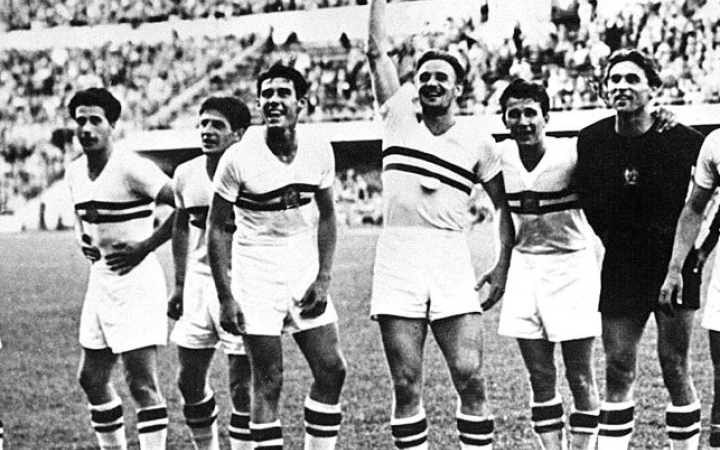 Az Aranycsapat három játékosára és az 1954-es berni vb-döntőre emlékeztek