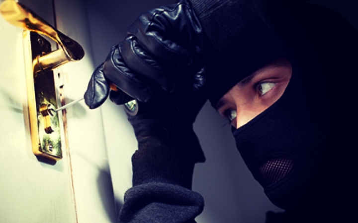 Zsaruhír: hiába menekültek