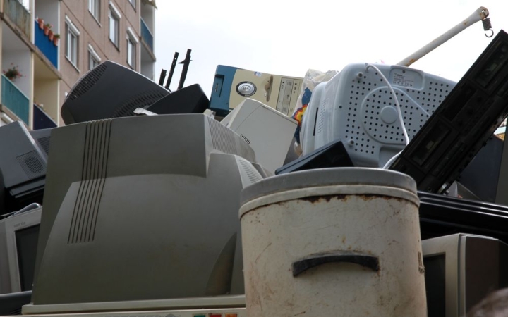 Elektromos- és fémhulladék-gyűjtés: rajta, Római! (webgalériával)