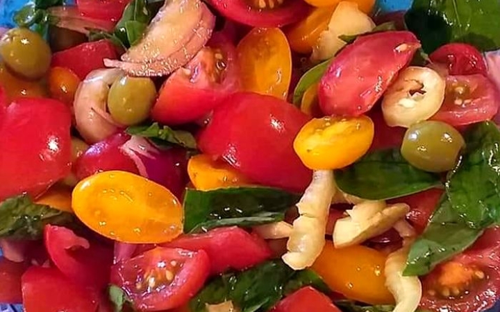 Terítéken: a Nagy Saláta-orgia (1.)