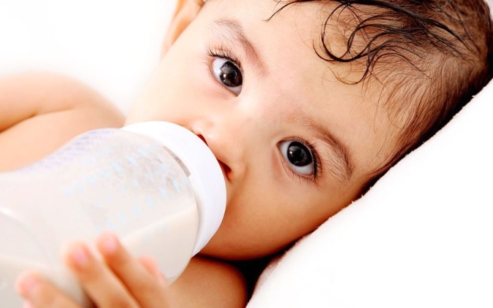 Leszokás a cumisüvegről? Igen, lehet!