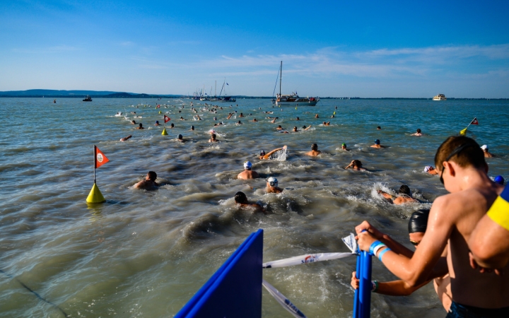 Balaton-átúszás - Rasovszky Kristóf új csúccsal nyert