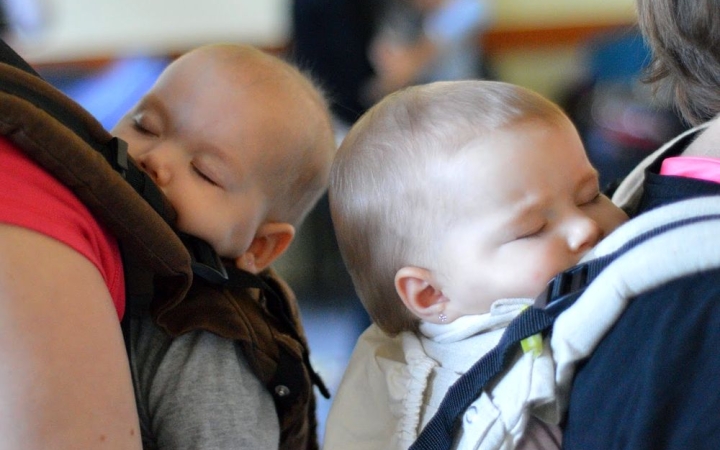 Babahordozás: újkori hóbort vagy több ennél?