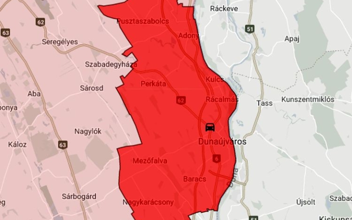 Motorkerékpárral ütközött egy gépkocsi a 6-os úton